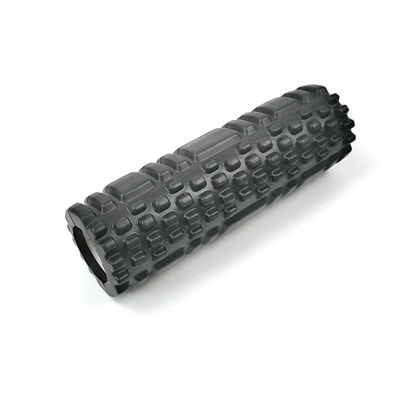 Strukturierte Foamroller-Massagerolle in Schwarz – freigestellt auf weißem Hintergrund.