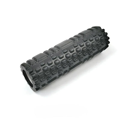 Strukturierte Foamroller-Massagerolle in Schwarz – freigestellt auf weißem Hintergrund.