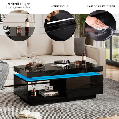 Schwarzer Couchtisch mit Hochglanzoberfläche und dekorativem Mehrflächeneffekt im Wohnzimmer.