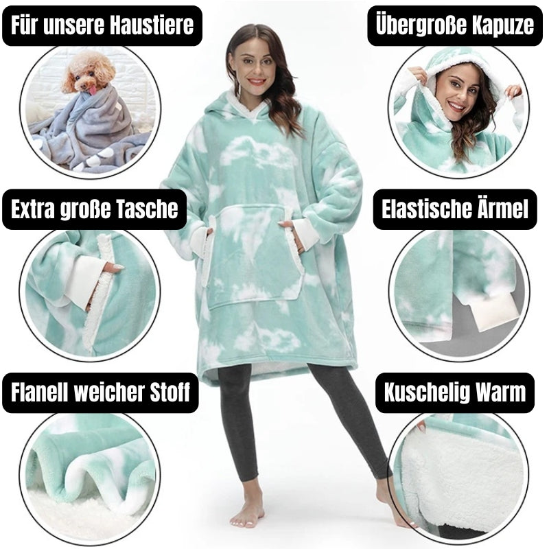 Grüner Oversized Hoodie mit Wolkenmuster und Detailbildern zu Kapuze, Ärmel und Tasche