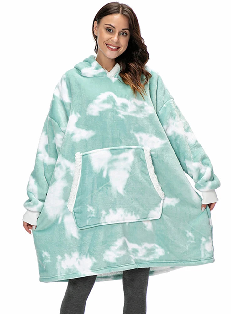 Oversized Hoodie in Mintgrün mit Wolken Muster – weicher Fleece Kapuzenpullover