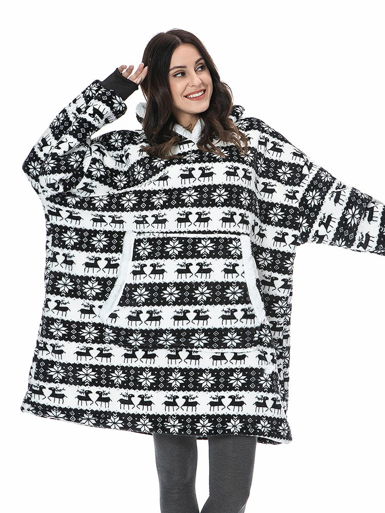 Oversized Hoodie mit Weihnachtsmotiv – Rentier und Schneeflocken Design