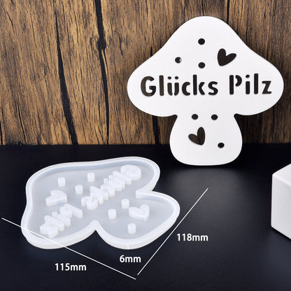Silikonform in Pilzform mit Schriftzug Glücks Pilz und Herzöffnungen, inklusive Maßangaben