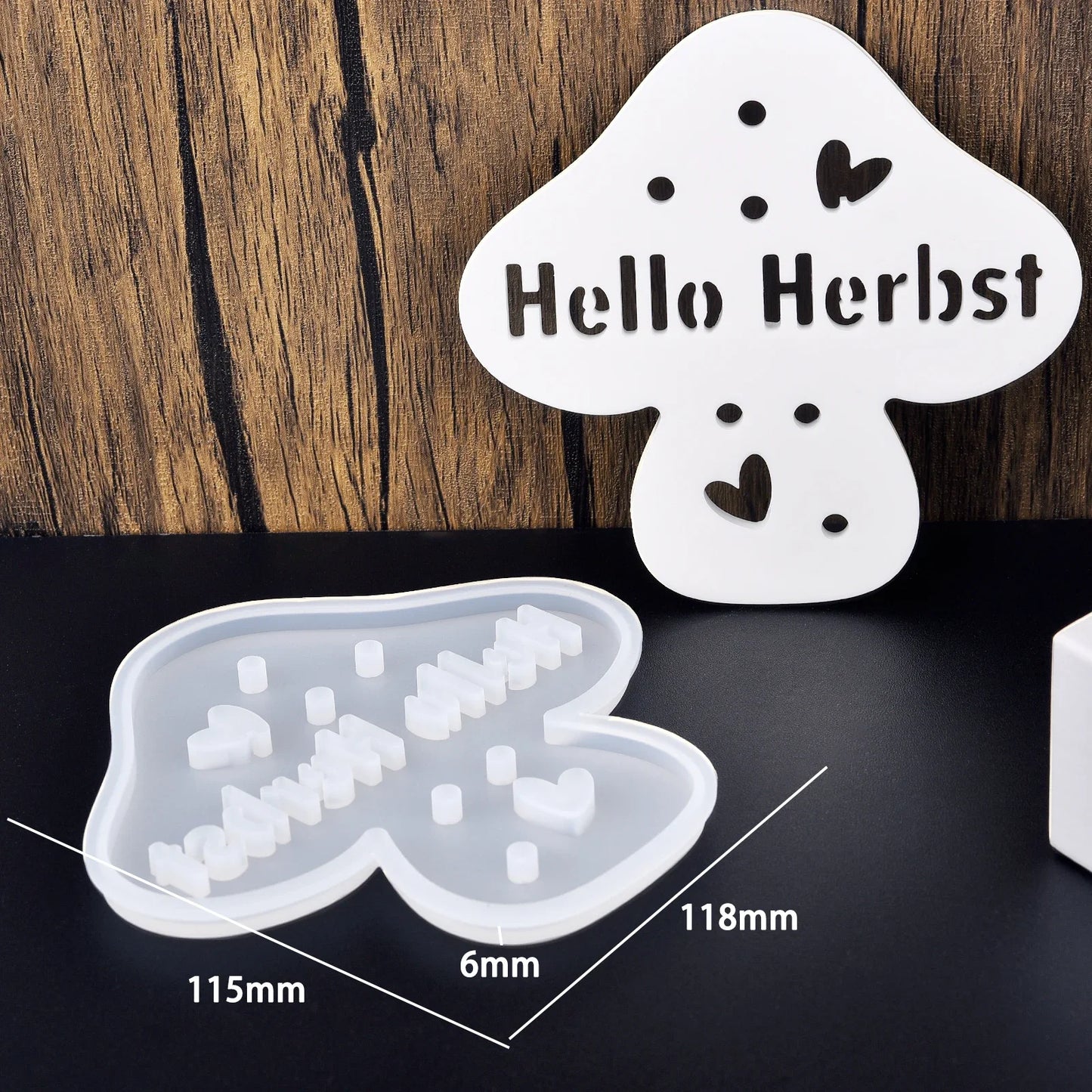 Pilz-Silikonform mit Schriftzug Hello Herbst und kleinen Herz- und Punktöffnungen, inklusive Maßangaben