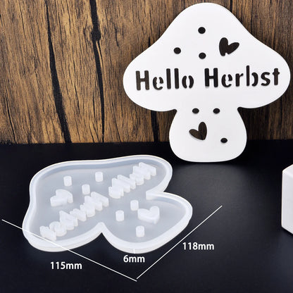 Pilz-Silikonform mit Schriftzug Hello Herbst und kleinen Herz- und Punktöffnungen, inklusive Maßangaben