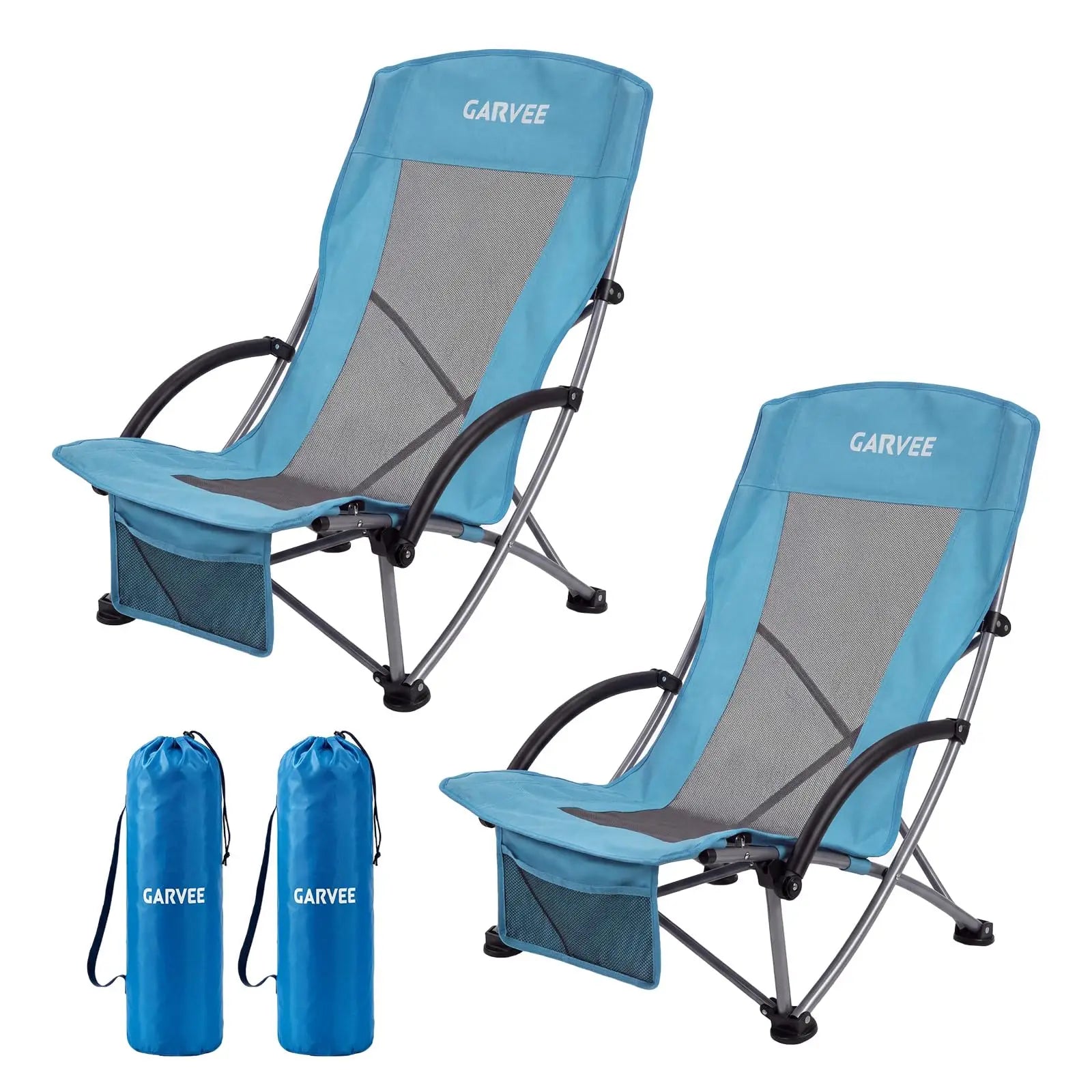 Zwei klappbare Strandstühle im Set inklusive praktischer Tragetaschen.